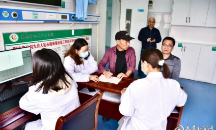 娄底市卫健系统退休领导带头参与合胞病毒疫苗临床试验