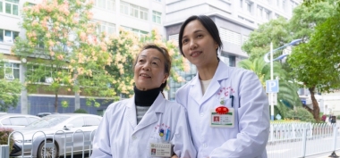 拾光者丨医脉：“穿上这身衣服，就是一辈子的责任”