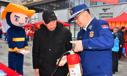 涟源消防借力学雷锋志愿服务活动深化消防宣传
