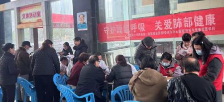 服务群众“零距离” 健康送到“家门口”