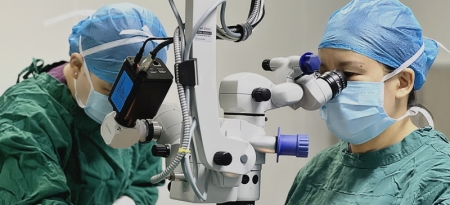 44年眼疾终得愈 双峰爱尔眼科守护六旬修脚师傅的“光明生计”