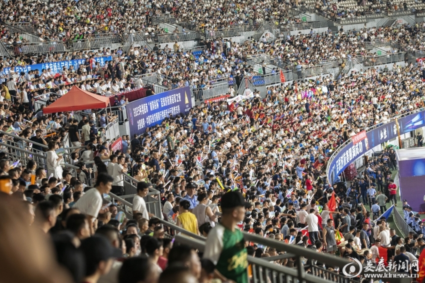 2025年娄底市&ldquo;材料谷杯&rdquo;足球对抗赛冠军之夜2