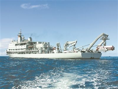 海军某防险救生支队锤炼海上救援保障能力