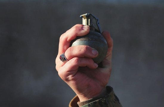 在狭窄的空间里,一枚手雷也能造成巨大伤亡.