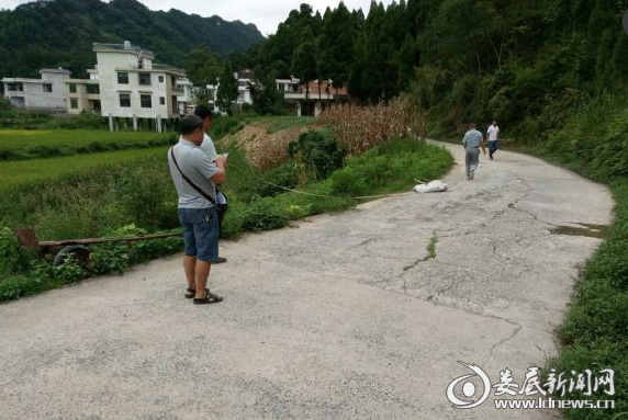 最大限度地排除校园周边道路交通安全隐患,8月30日上午,新化县孟公镇