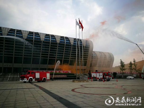 涟源消防积极参加市反恐处突综合演练