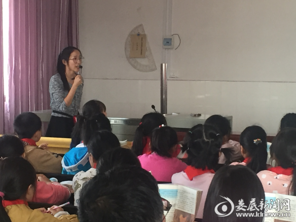 涟源市斗笠山镇中心学校新教师教学比武展风采