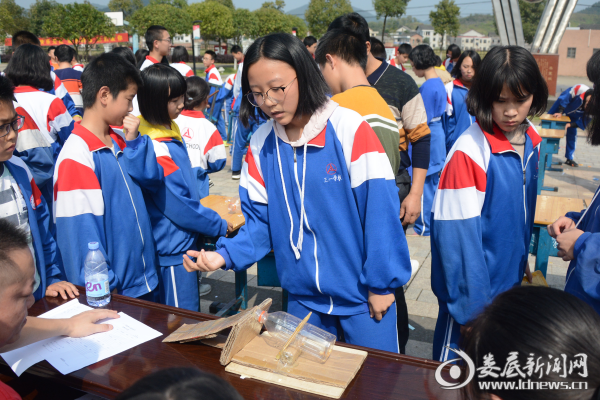 涟源市三一学校举办第七届校园科技创新节