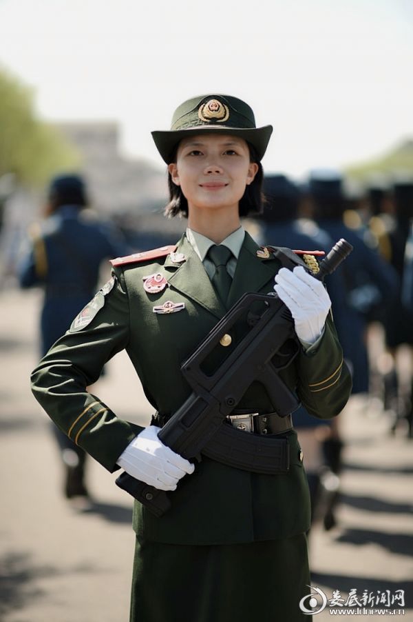 受阅凯旋兵心闪耀娄底籍女兵刘昕训练场不相信眼泪