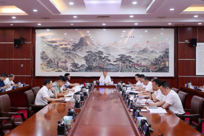娄底市委常委会召开会议 曾超群主持