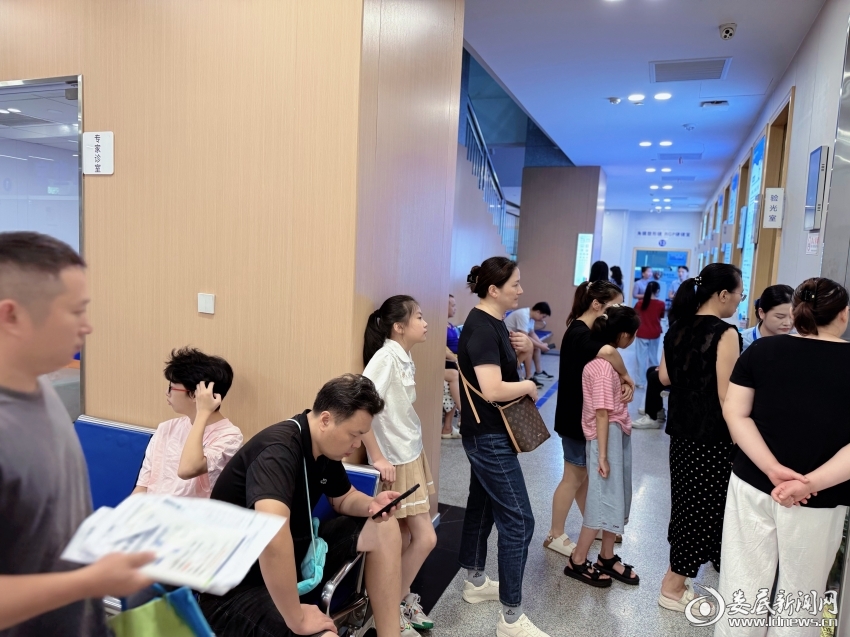 省市专家联手打响开学护眼战