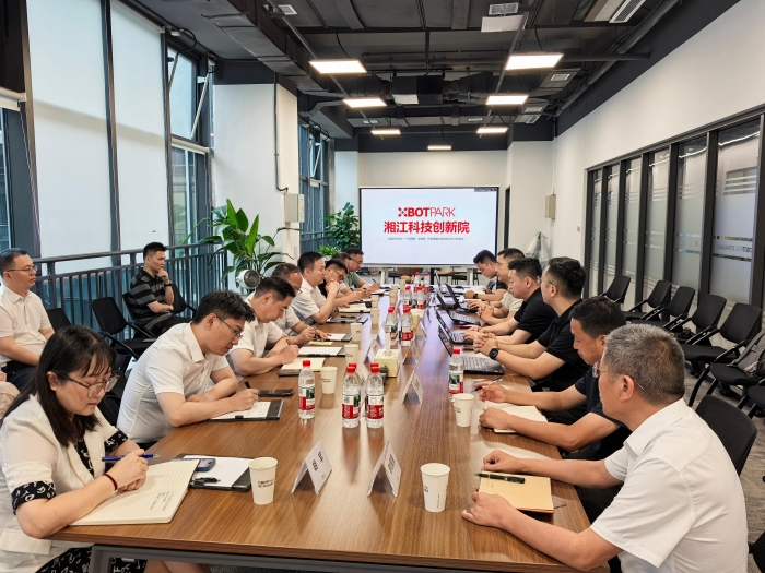 何朝晖率队赴长沙对接科创资源
