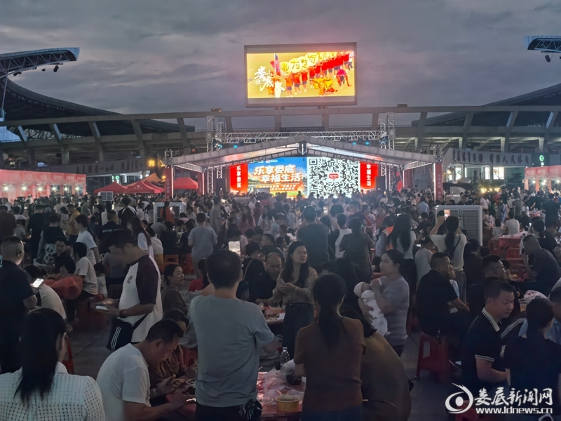 我们的足球我们的城⑲丨感受足球激情  畅享城市烟火  娄底打造升级版“第二现场”激活赛事经济