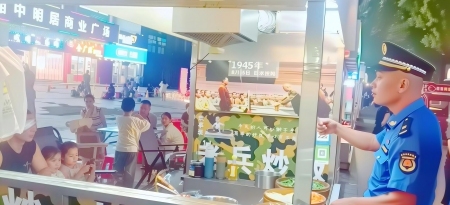 娄底城管开展夜间油烟专项整治  扎实做好环保督察整改