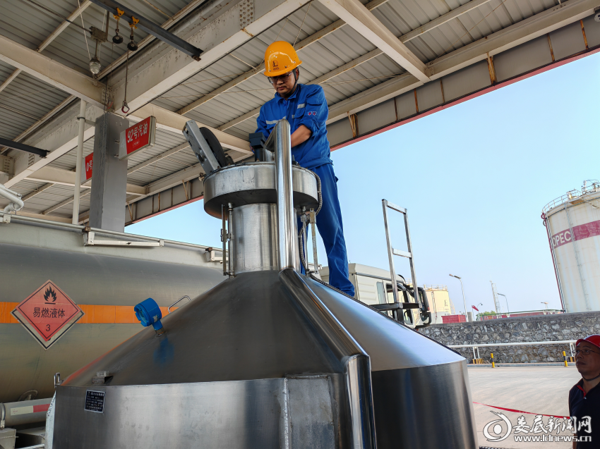 中国石化娄底双涟油库抓实流量计检定  筑牢油品质量安全防线