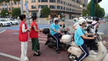 娄底一中党团示范岗：文明骑乘护平安