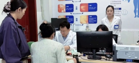 娄底爱尔眼科：警惕无声致盲眼病！国内青光眼专家教授亲临娄底