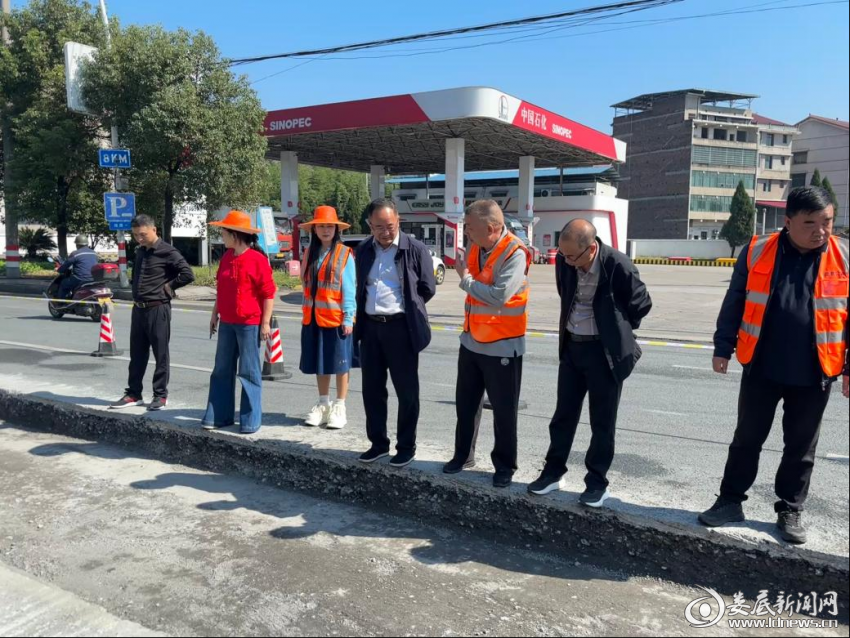 娄底市公路建设养护中心赴冷水江检查指导公路全线工作