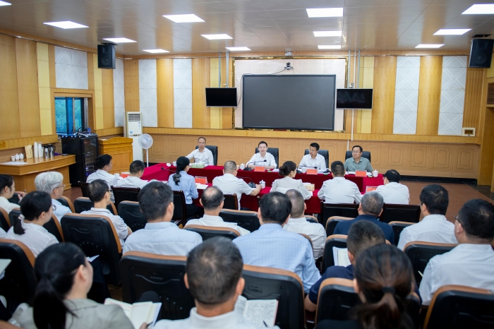 何朝晖到娄底市教育局调研：坚持教育优先发展 办好人民满意教育