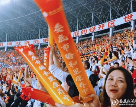图说“我们的湘超”：热腾腾相聚，齐刷刷助威