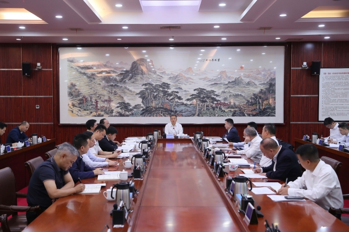 娄底市委常委会召开会议 曾超群主持