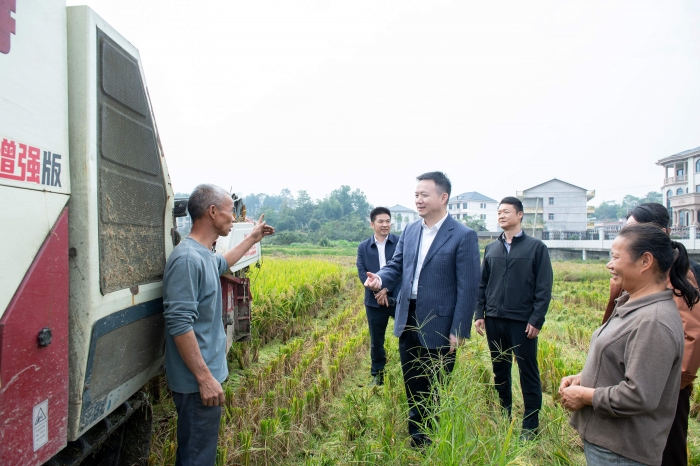 何朝晖到新化县调研“三农”工作：牢牢守住不发生规模性返贫致贫底线 全方位夯实粮食安全根基